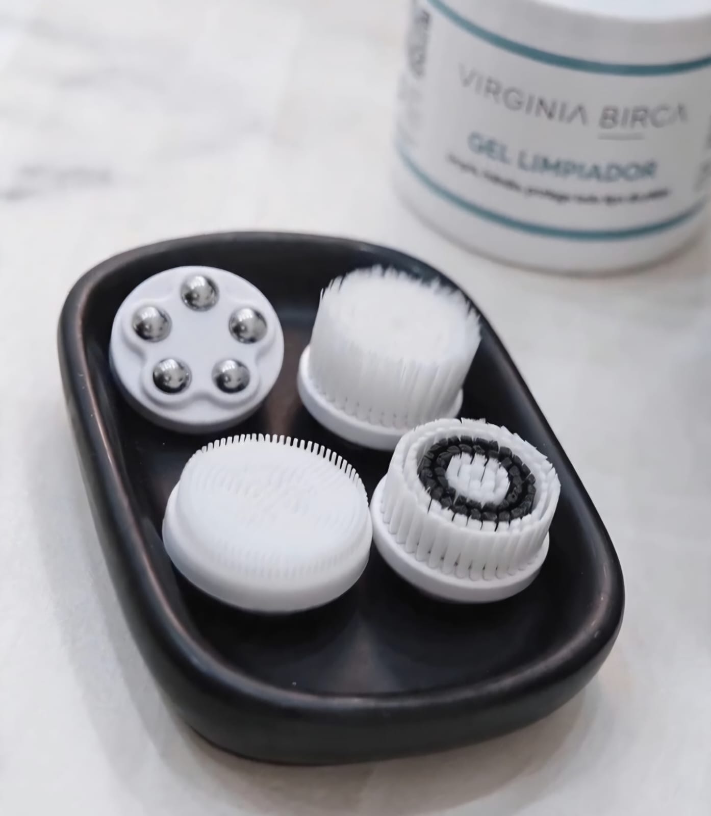 Facial SPA Kit 4-en-1 + Gel Limpiador Reparador - Imagen 5