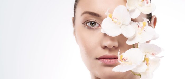 beauty-woman-with-pure-flower